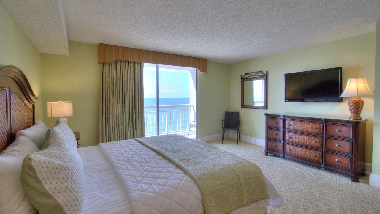 Photo of Bedroom in Arcadian Shores