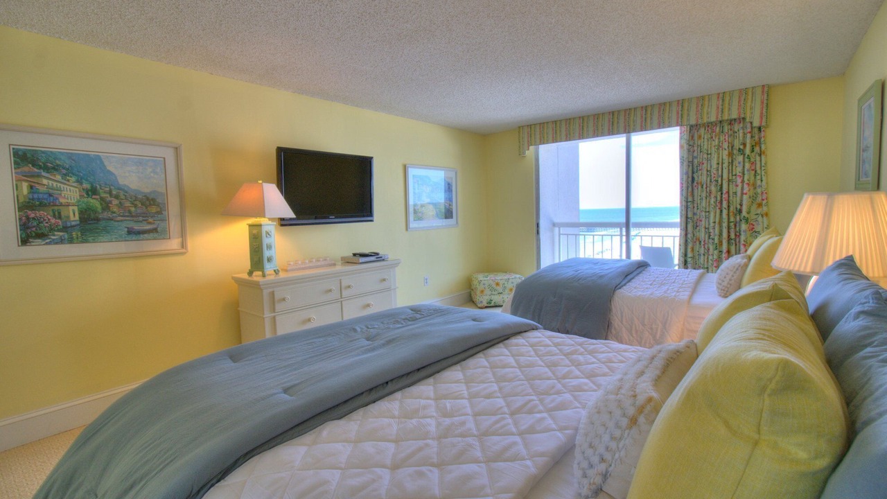 Photo of Bedroom in Arcadian Shores