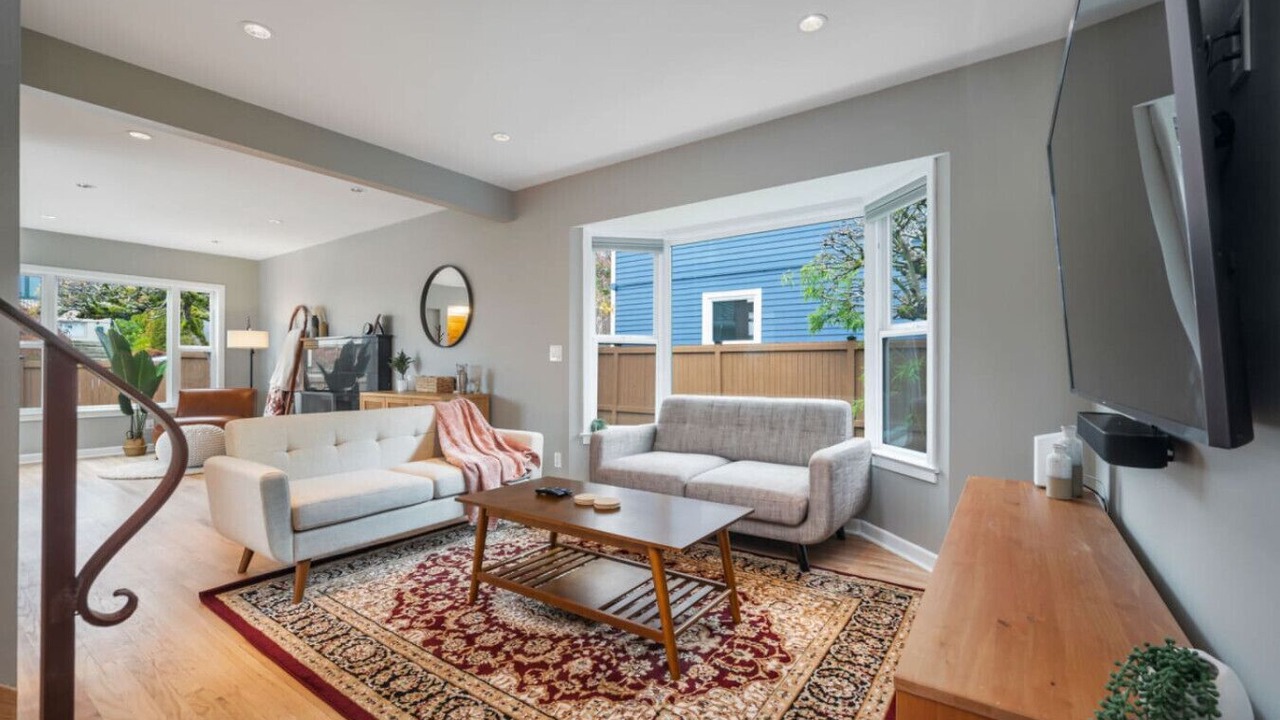 Photo of Livingroom in Lower Queen Anne