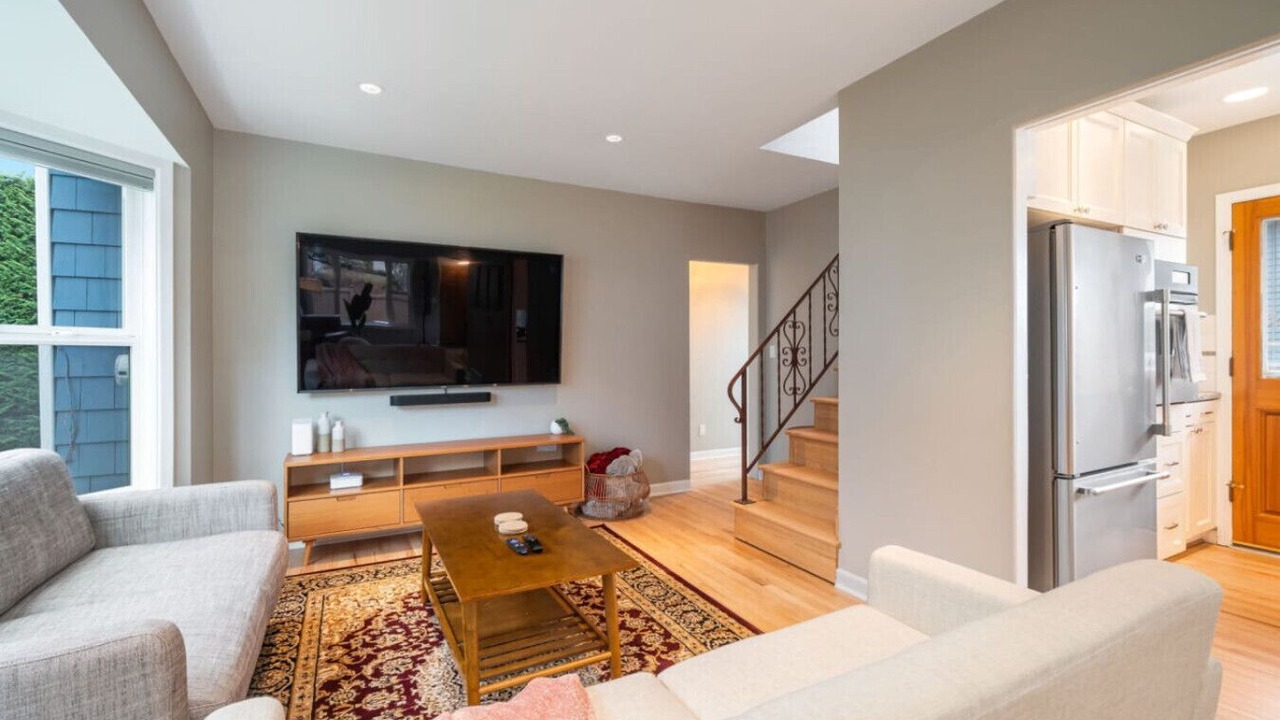 Photo of Livingroom in Lower Queen Anne