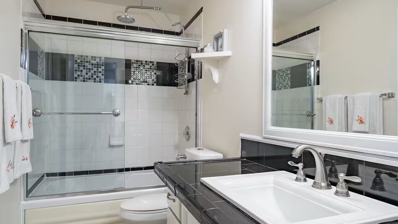 Photo of Bathroom in University Area
