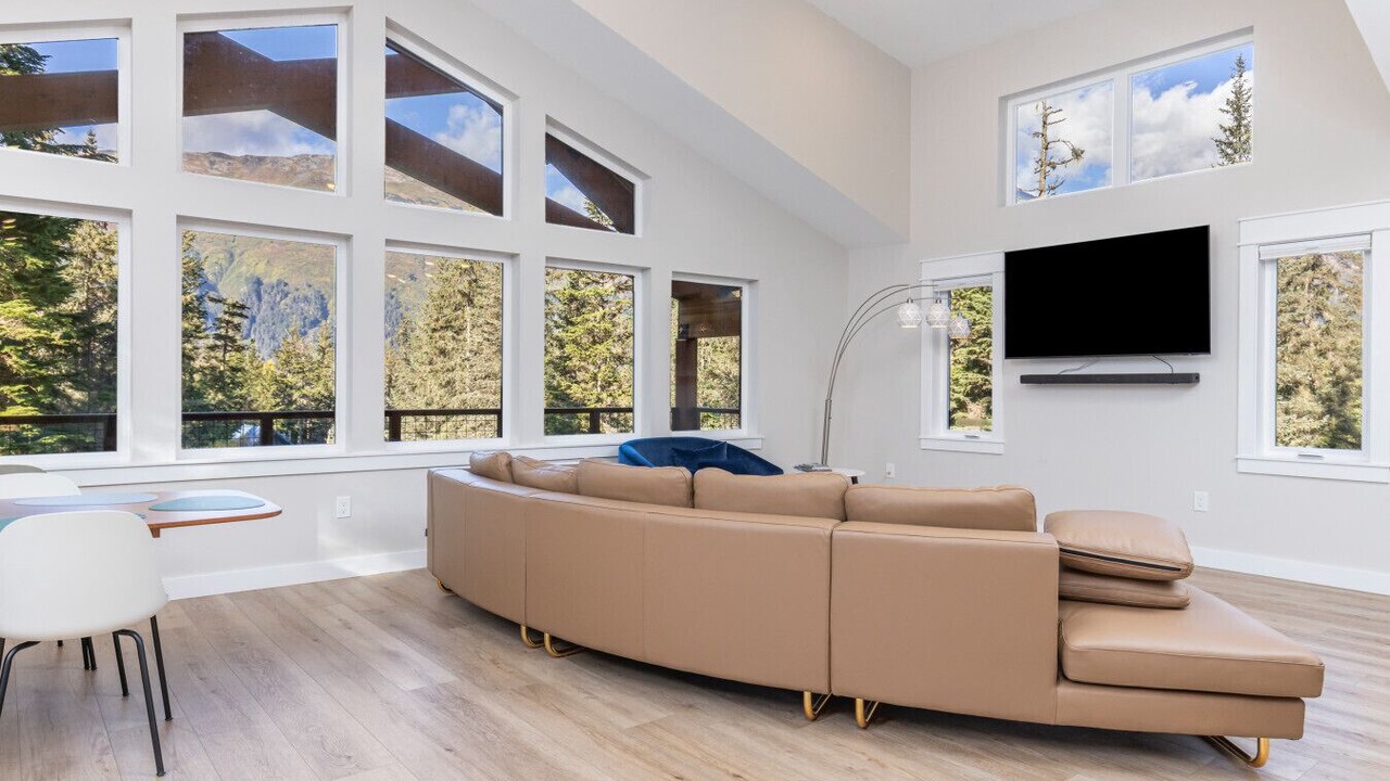 Photo of Livingroom in Alyeska