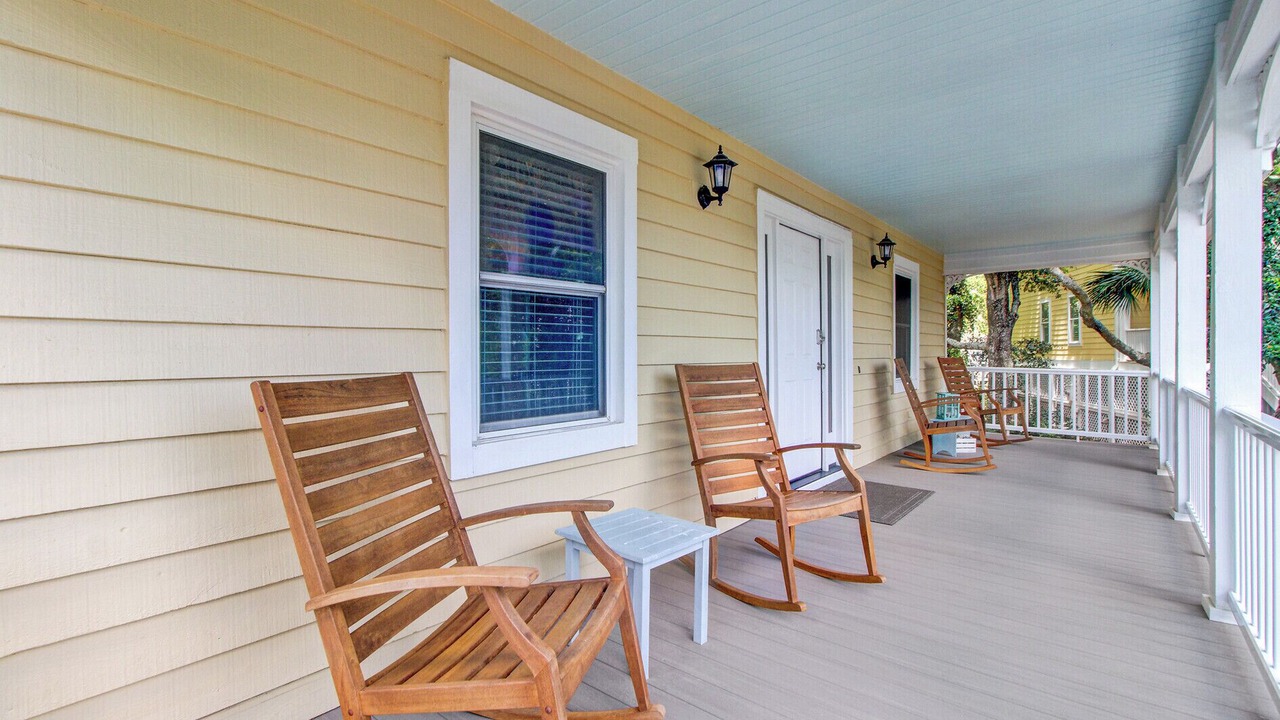 Photo of Patio Balcony in Pelican Bay