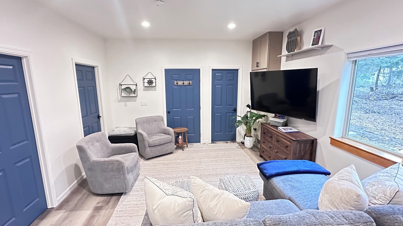 Photo of Livingroom in Homer