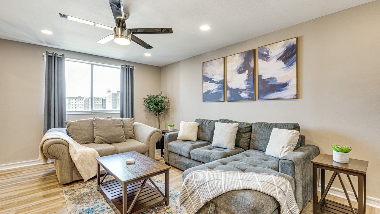 Photo of Livingroom in Peachtree Center
