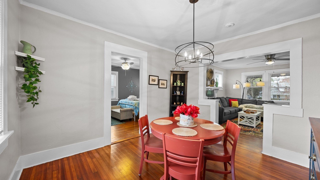 Photo of Livingroom in Oakley