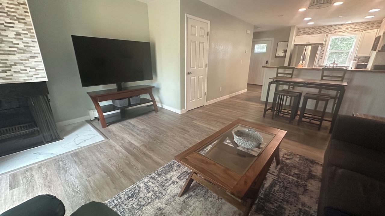 Photo of Livingroom in Old Seward - Oceanview