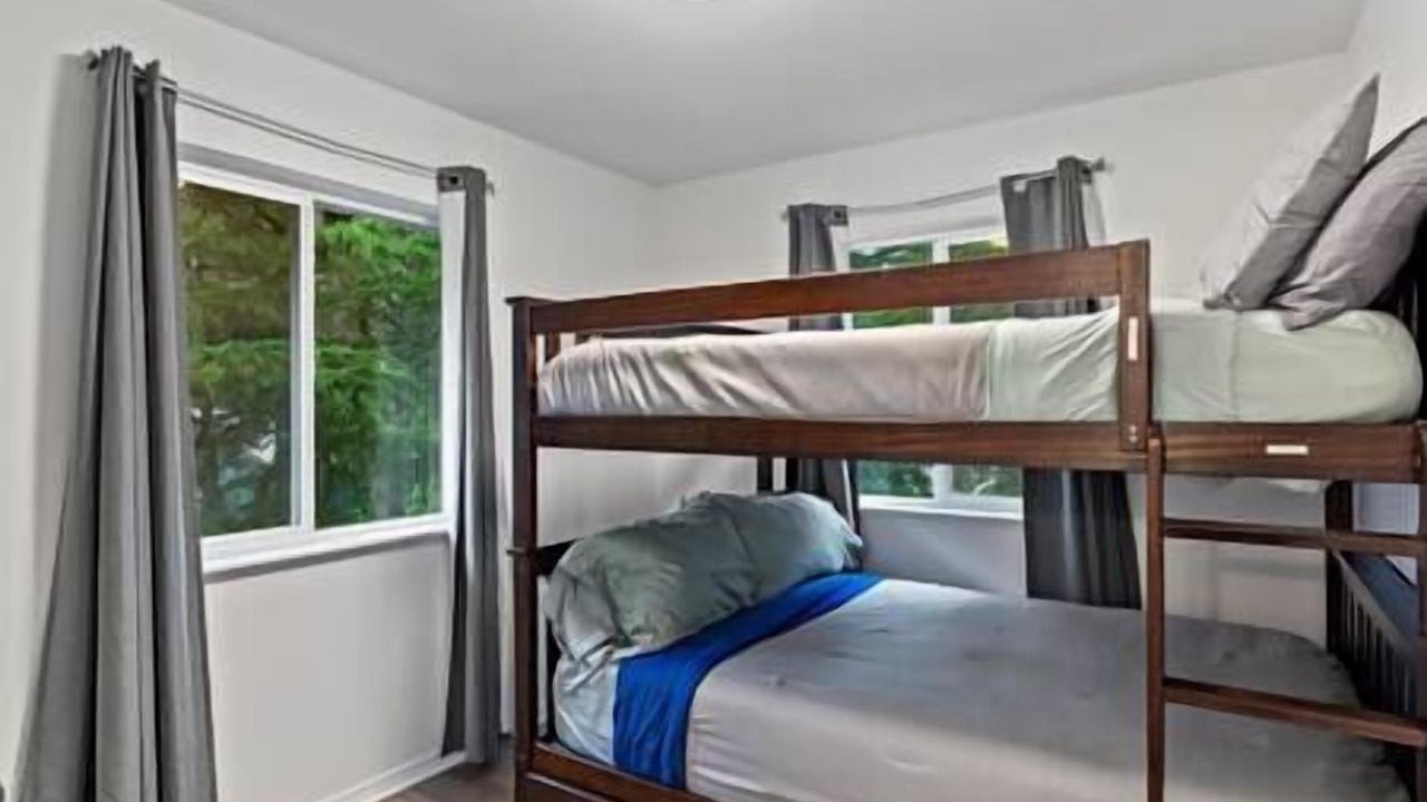 Photo of Bedroom in Alyeska