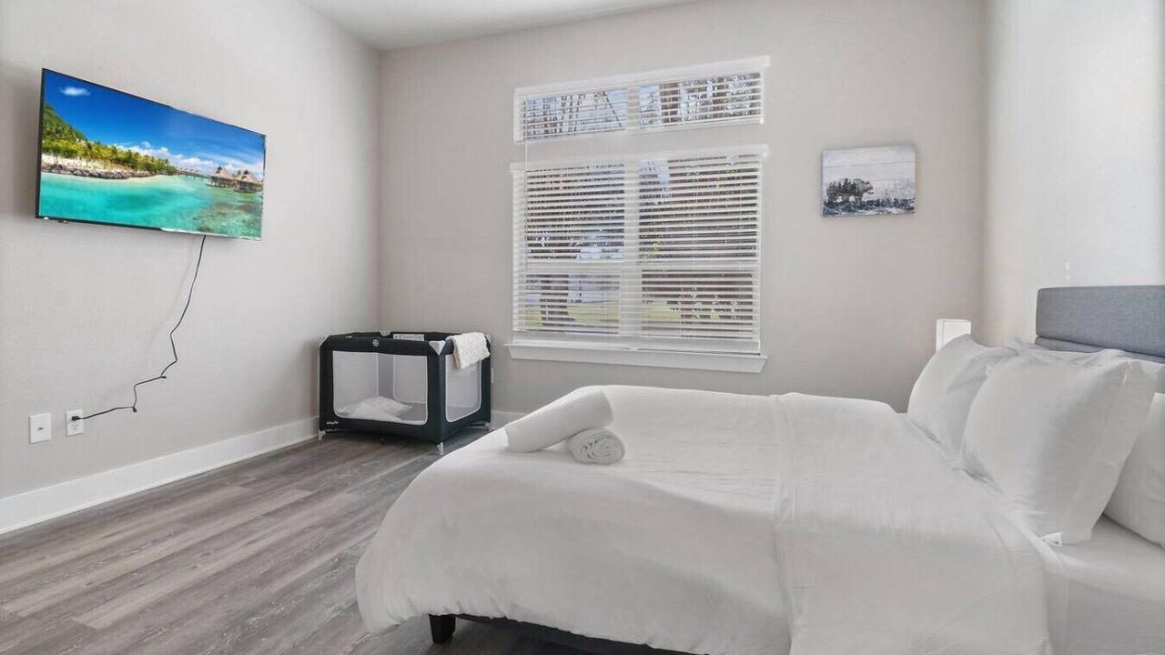 Photo of Bedroom in Nassau Bay