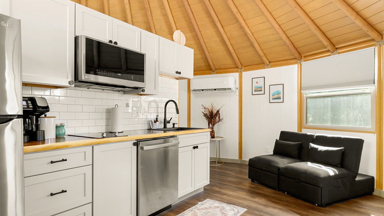 Photo of Kitchen in Canyon Lake