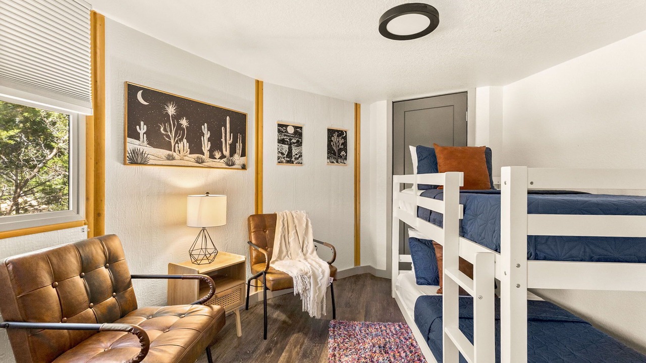 Photo of Bedroom in Canyon Lake