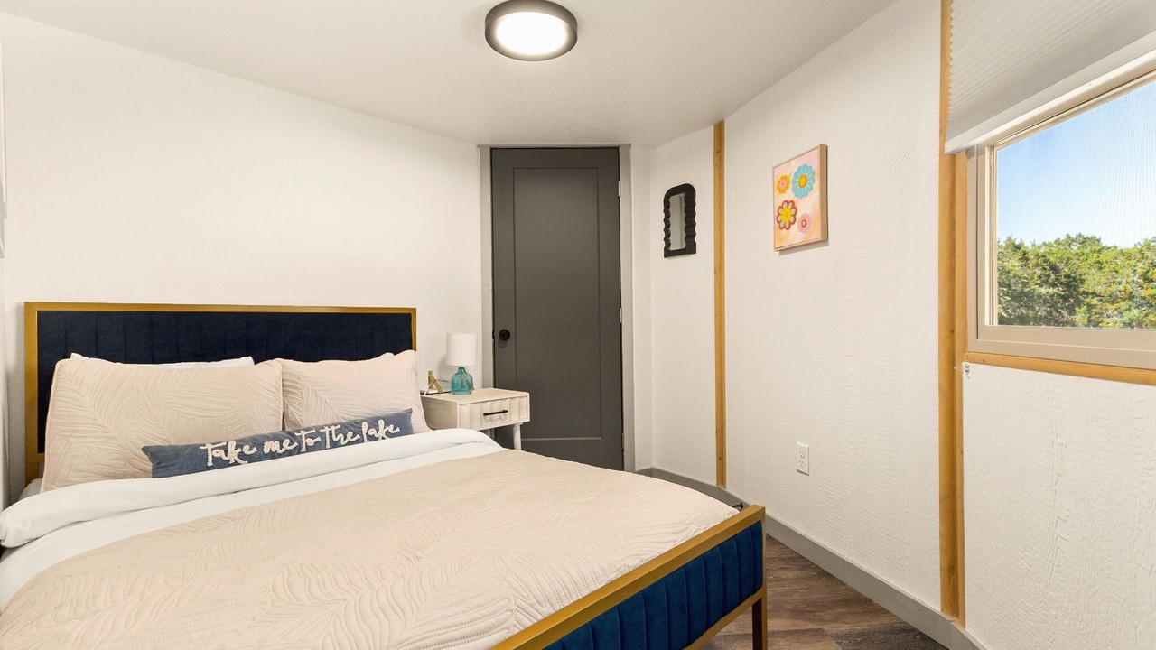 Photo of Bedroom in Canyon Lake