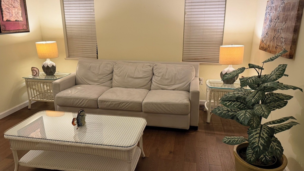 Photo of Livingroom in Golden Beach