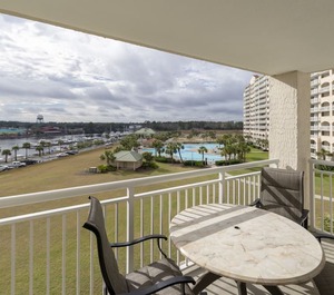 Yacht Club Villas 