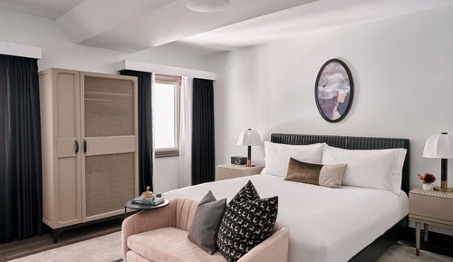Room, 1 King Bed, Accessible (Roll-in Shower)