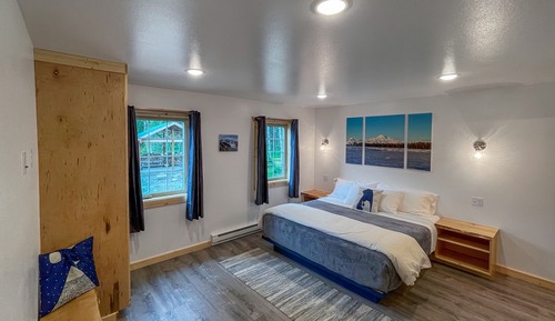 Luxury Cabin, 1 King Bed, Private Bathroom, Garden View