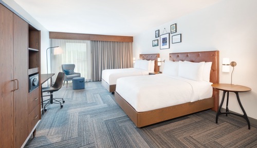 Suite, Multiple Beds (Hearing Accessible)