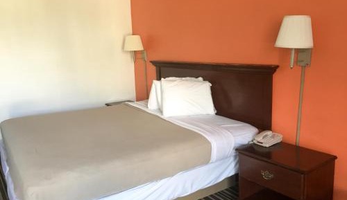 King Room - Non-Smoking