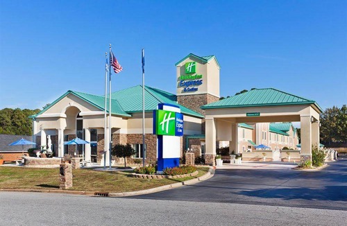 Greenwood Hotel | Comfort Inn & Suites Greenwood Near University