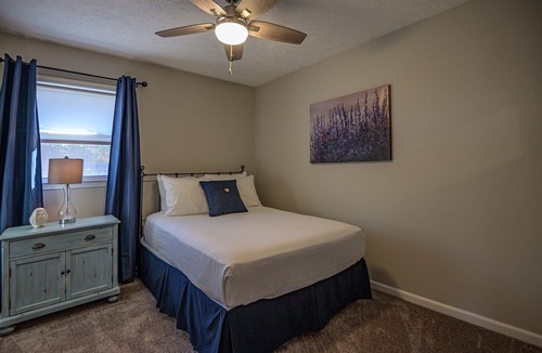 Addison Heights Cottage | 941 Pine Manor Family