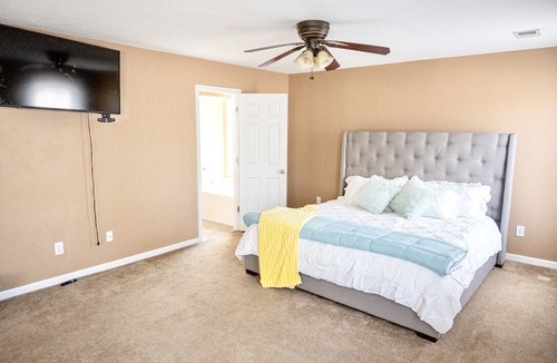 Huntcliff House | Spacious Columbia Getaway Minutes to Downtown!