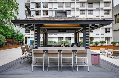 Executive Park Hotel | Your Ideal Home Base for Exploring Charlotte's Best Offerings w/Self Parking!