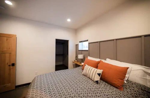 Fairbanks Apartment | Beautiful, 1 Bedroom in the Hills of Fairbanks