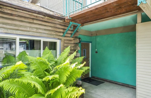 Fairview Apartment | Amazing Loft in the Heart of Town