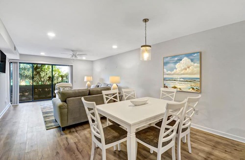 Sea Pines Condo | Pet-Friendly Villa w/Views of the 9th Fairway at Atlantic Dunes!