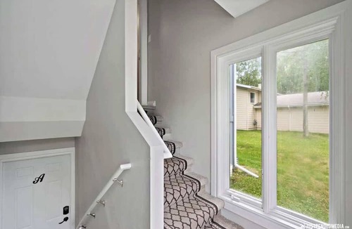 Old Seward - Oceanview Apartment | Cook Inlet Inn in Anchorage