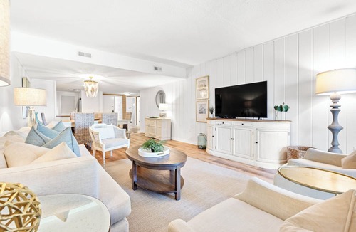 Sea Pines Condo | Walk to Beach Club! Open Plan, Renovated Baths, Pet Friendly & No Carpet!