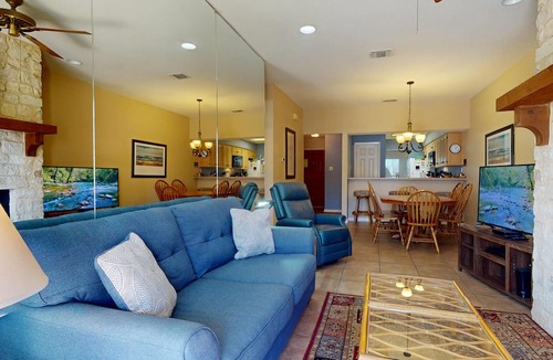 New Braunfels Condo | River City Resorts: CW C106 : Free Tubes with Rental!
