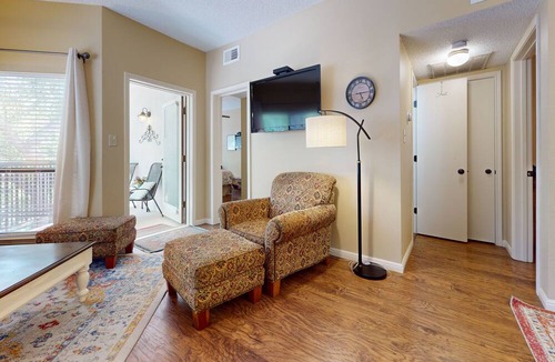 New Braunfels Condo | River City Resorts: INV 115: Free Tubes, On Comal, Walk to Schlitterbahn