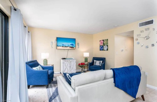 Siesta Key Condo | Heated Pool & Private Lanai in Tropical Siesta Key. Just 30 Feet from the Intracoastal!