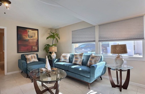 Siesta Key Condo | Spacious Renovated 1 Bedroom Siesta Key Beachside Vacation Rental Getaway