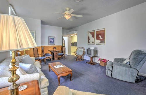 San Jacinto Apartment | < 1/2 Mi to Porretto Beach! Couples Retreat