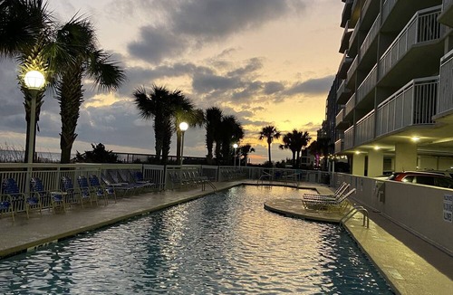 Crescent Beach Condo | Book your next family vacation at this beautiful beach front condo!