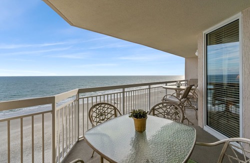 Crescent Beach Condo | Book your next family vacation at this beautiful beach front condo!