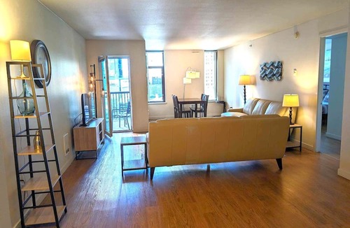 Downtown Seattle Apartment | 1 Block to Pike Pl Market ~ View Balcony ~ Easy Walk to Stadium - HUGE unit!