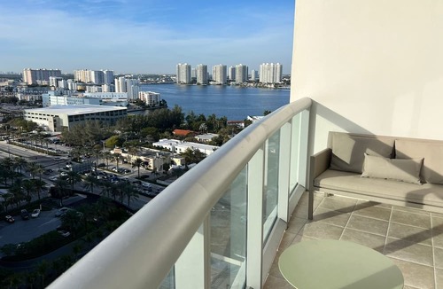 Sunny Isles Beach Condo | OCEANFRONT CONDOMINIUM WITH WITH BREATHTAKING VIEW