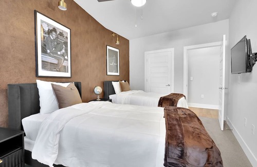 Cumberland Apartment | Southern Luxury in North ATL - 2BR 2BTH - FREE Parking