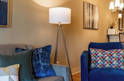 West Plaza Apartment | Beautiful Plaza Condo | 01