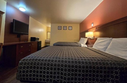 North Newport News Apartment | 2 Full Beds|Non-Smoking