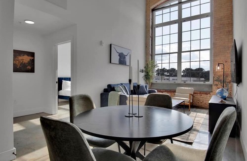 Judson Apartment | Bright, Cozy Loft | Pool | Gym | Great location!