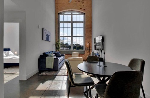 Judson Apartment | Bright, Cozy Loft | Pool | Gym | Great location!