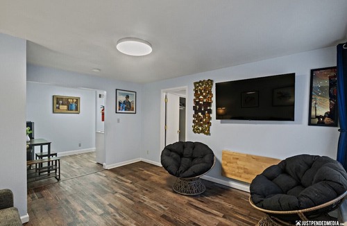 North Star Apartment | 5 Min walk to restaurants/cafes, 8 min drive to airport, 10 min walk to trails.