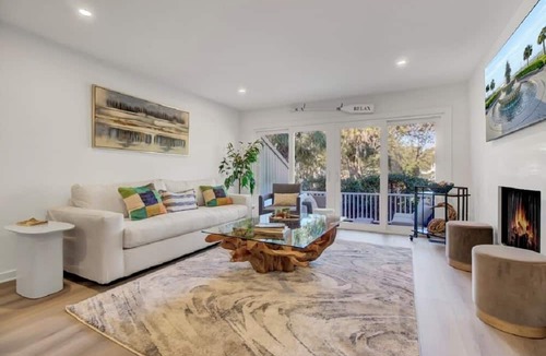 Twin Oaks Condo | Award-Winning Resort Amenities | Racquet Club Villa 43