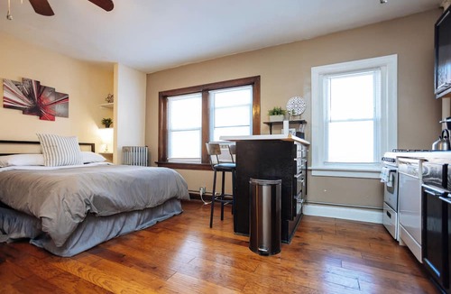 Quality Hill Apartment | Walkable Downtown KC*Private Parking