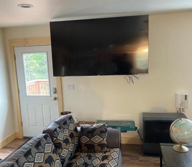 Cohoe Apartment | Alaska Summers Lodge Loft-Near Mouth of Kasilof River