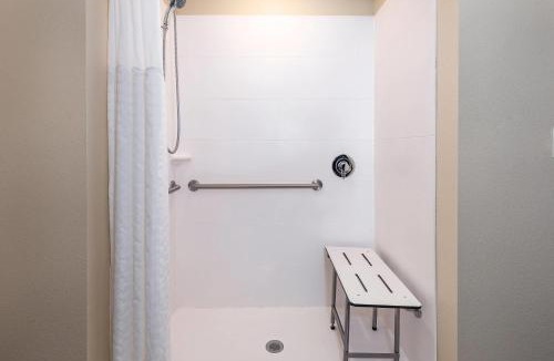 Fruitville Hotel | Coral Pointe Sarasota, an Ascend Collection Hotel